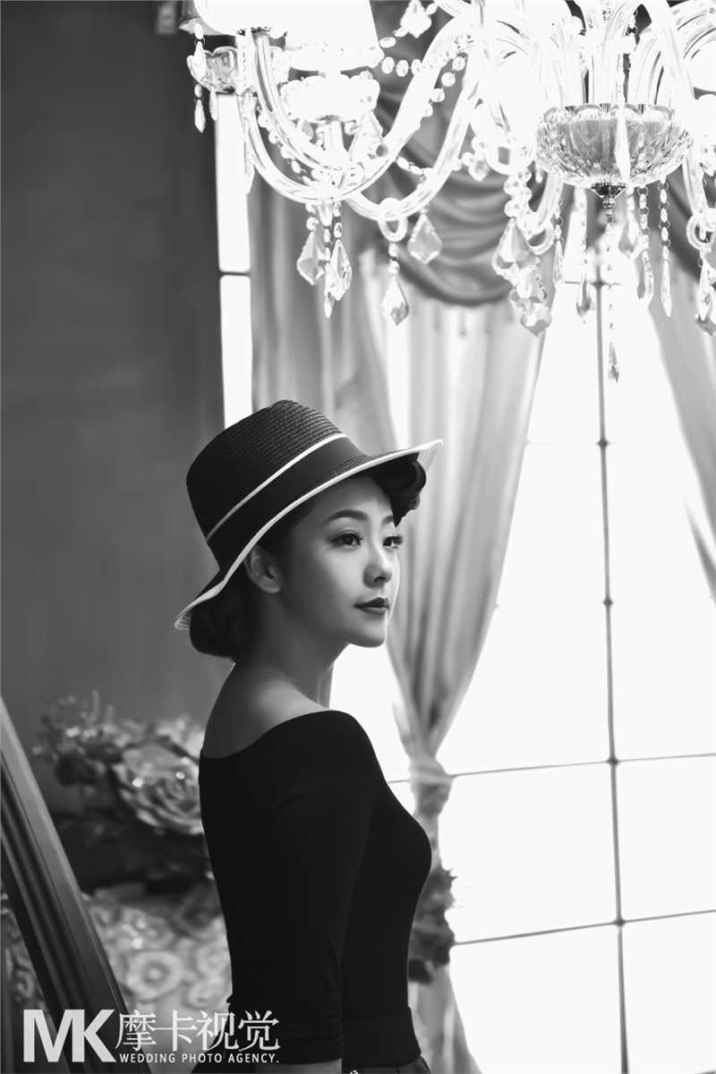 最全复古女郎黑白氛围感时尚图片壁纸