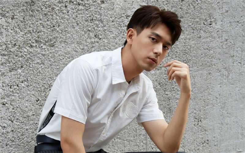 优质李现白衬衫休闲装时尚图片相册