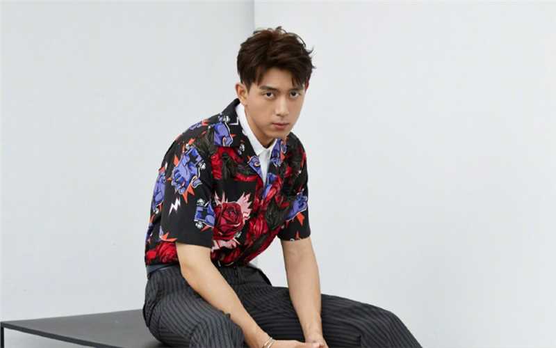 优质李现白衬衫休闲装时尚图片相册