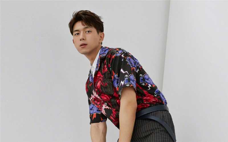 优质李现白衬衫休闲装时尚图片相册