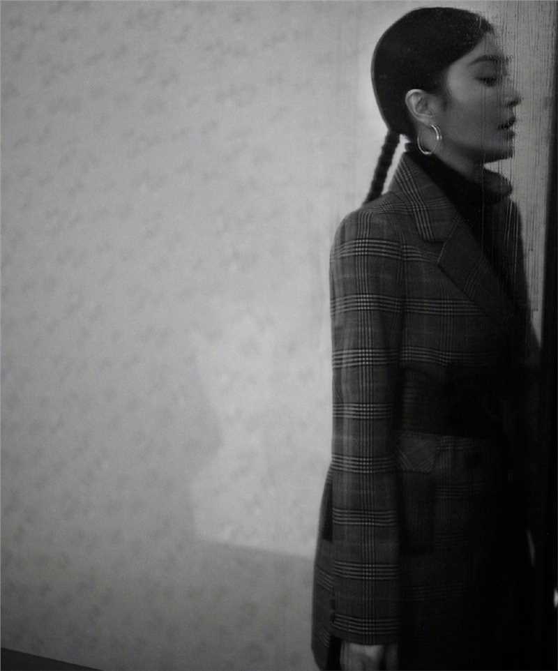 高清秦岚氛围感杂志封面时尚大片图集