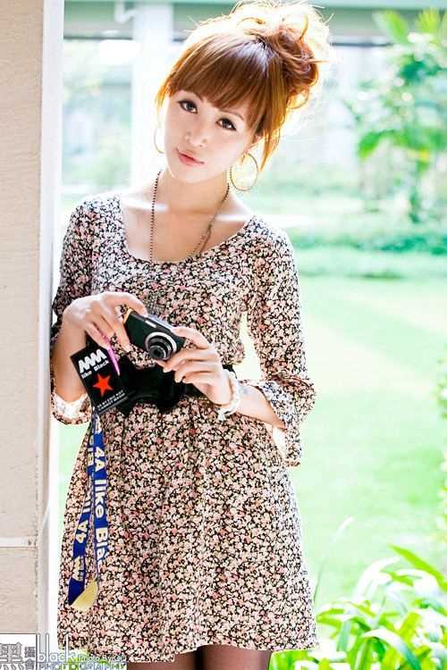 高清黑丝美女豹纹裙户外性感图片图册