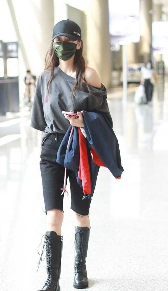 优质Angelababy杨颖露肩衣机场时尚穿搭合集相册