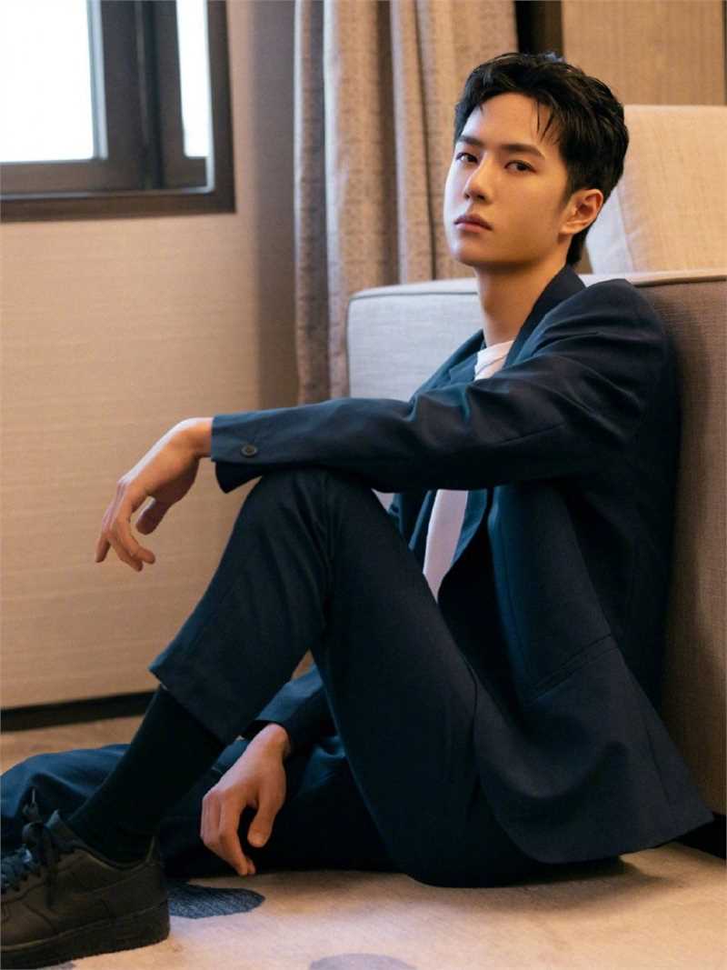 最全王一博西装复古风质感时尚大片壁纸