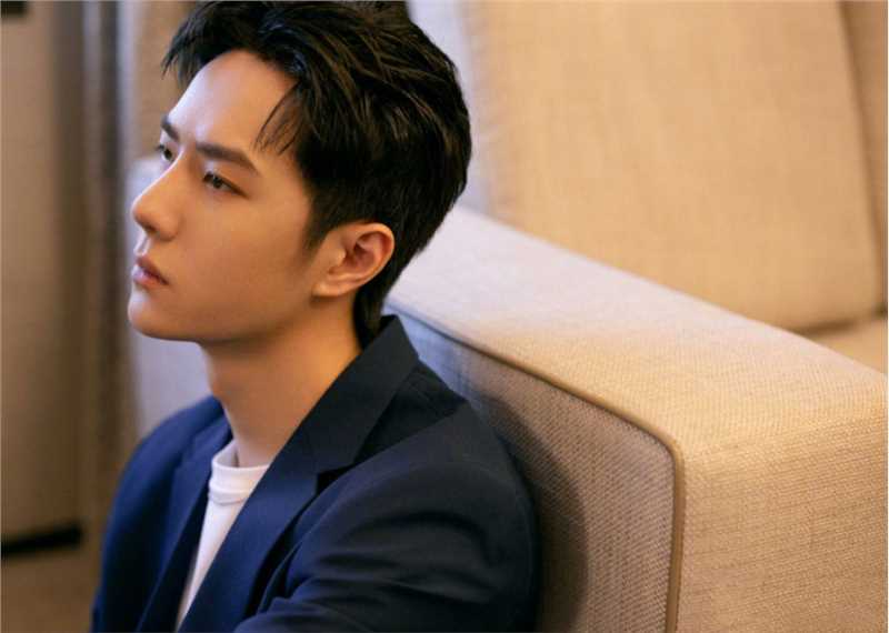 最全王一博西装复古风质感时尚大片壁纸