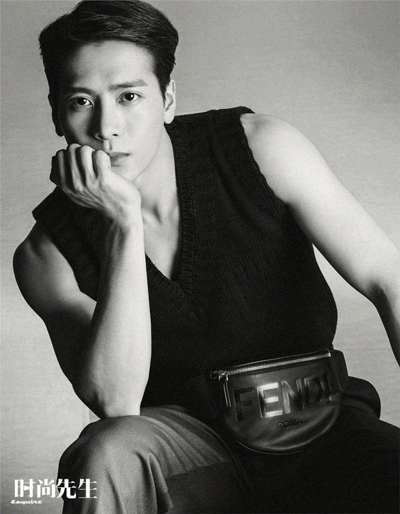 高清王嘉尔"时尚先生"肌肉照时尚大片图集