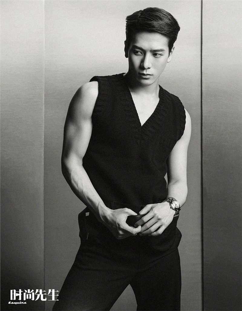 高清王嘉尔"时尚先生"肌肉照时尚大片图集