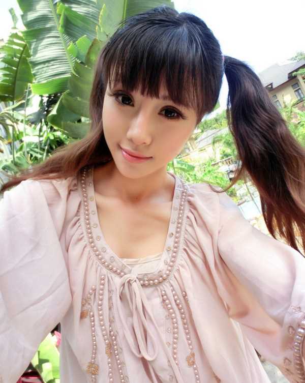 大眼美女蓝色露肩连衣裙性感撩人合集