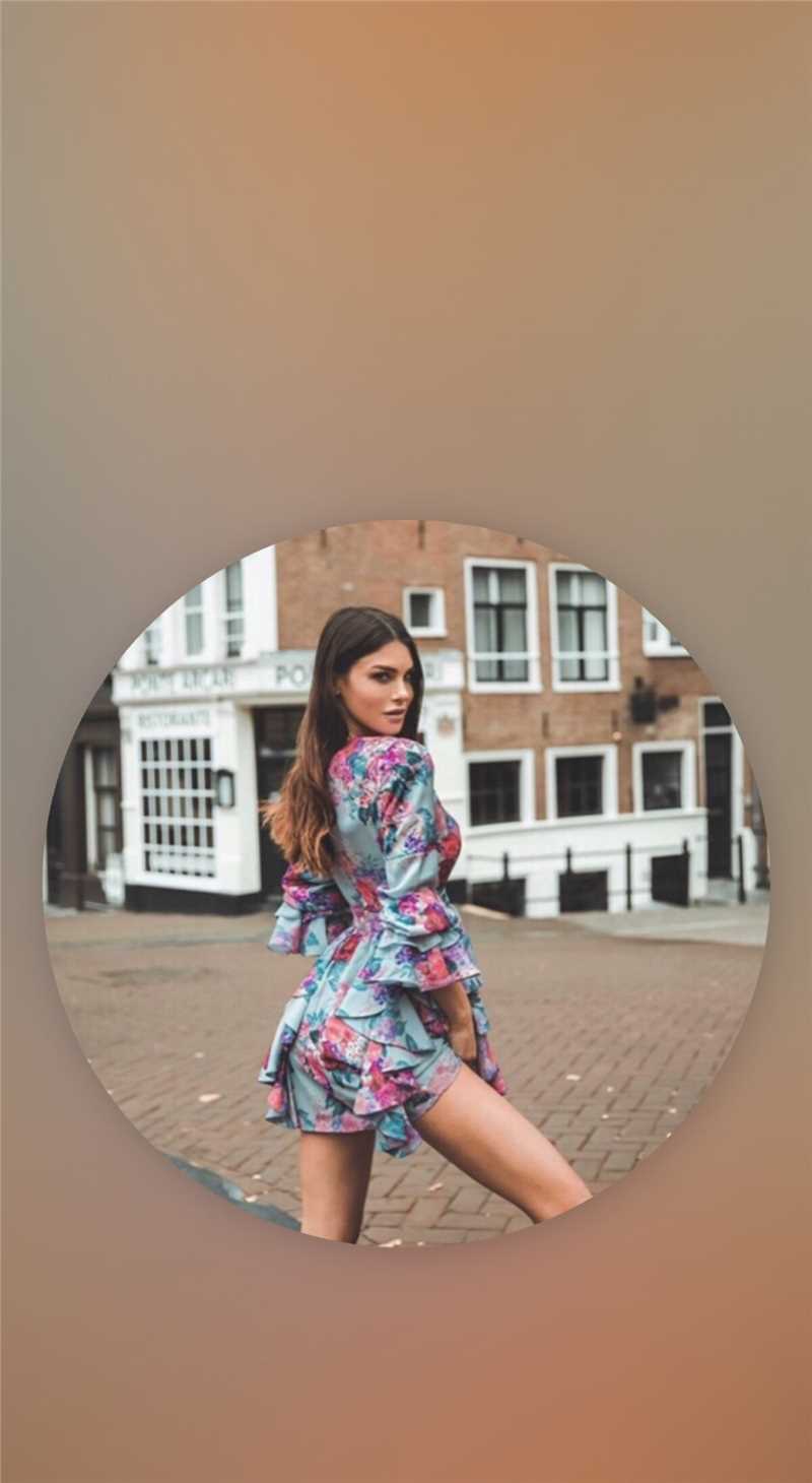 特别专辑欧美美女性感身材碎花短裙户外妖娆图片图片