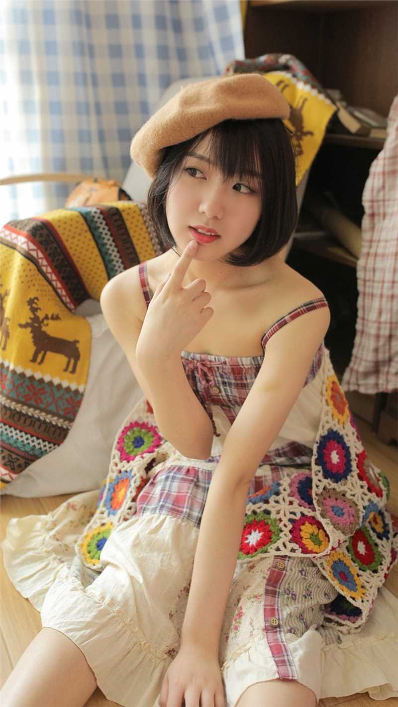 高清金框眼镜美少女黑色短发甜美笑容文艺图片图集
