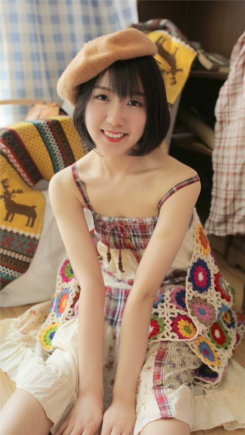 高清金框眼镜美少女黑色短发甜美笑容文艺图片图集