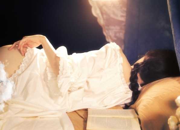 神仙颜值美女一字肩白裙唯美艺术合集