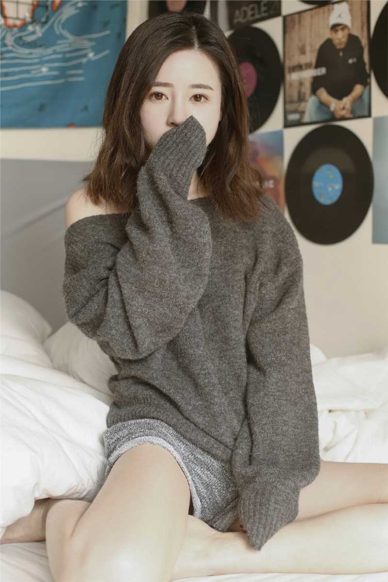 精选治愈系美女暖冬针织毛衣下衣失踪性感诱惑照图册