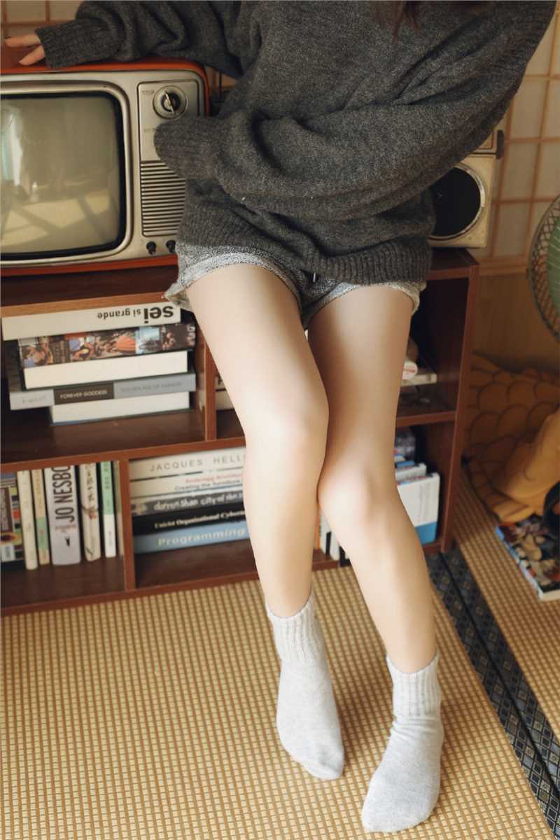 精选治愈系美女暖冬针织毛衣下衣失踪性感诱惑照图册