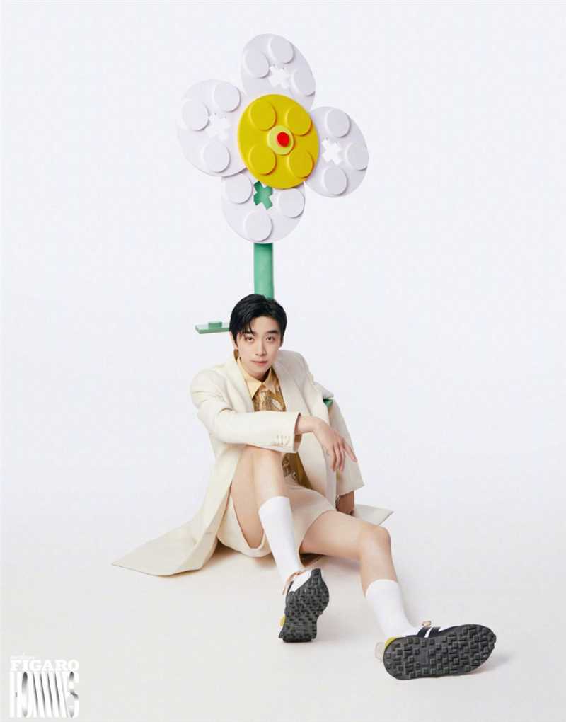 最新实力男团INTO1全新FIGARO世界杂志童趣时尚大片图集