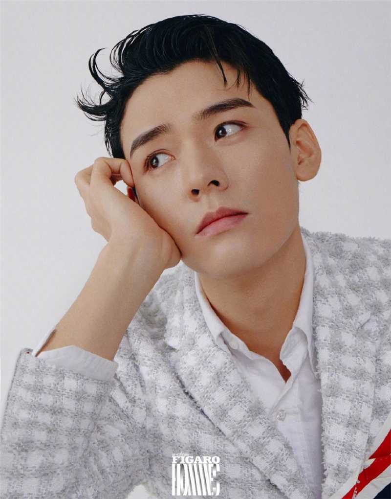 高清龚俊费加罗男士杂志封面俊朗童趣时尚图片图集