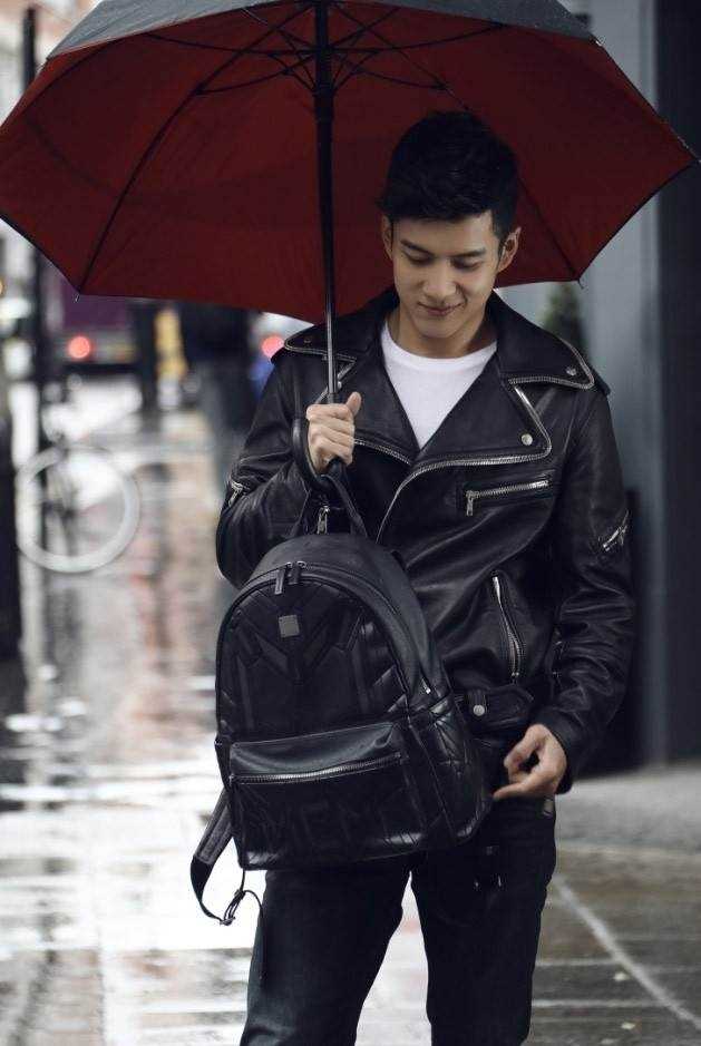 最新韩东君黑色皮衣伦敦街头率性时尚摄影集图集