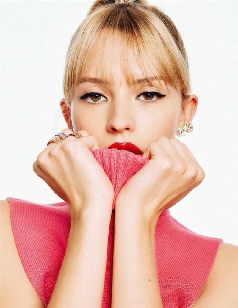 最全性感女郎Angèle香奈儿形象代言艳丽红唇魅惑时尚大片相册