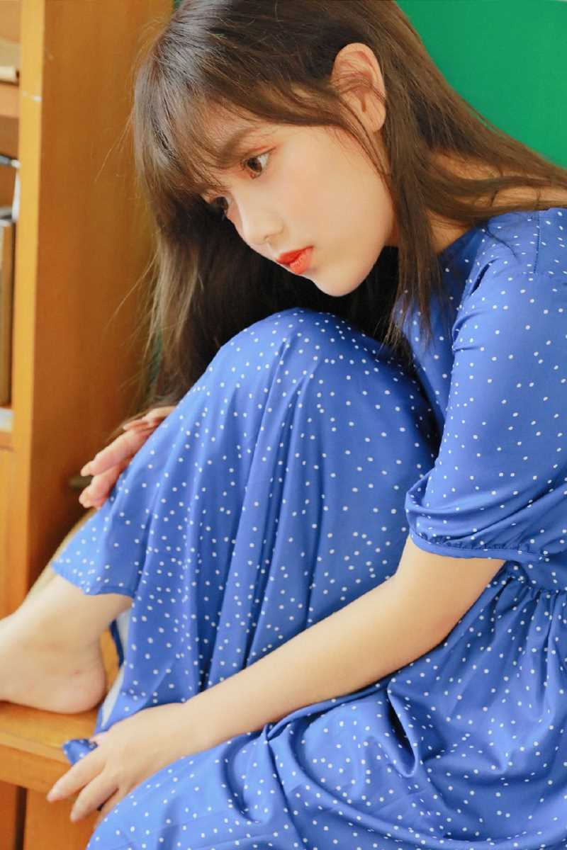 精选港风清纯美女蓝色长裙复古魅力艺术图片图册