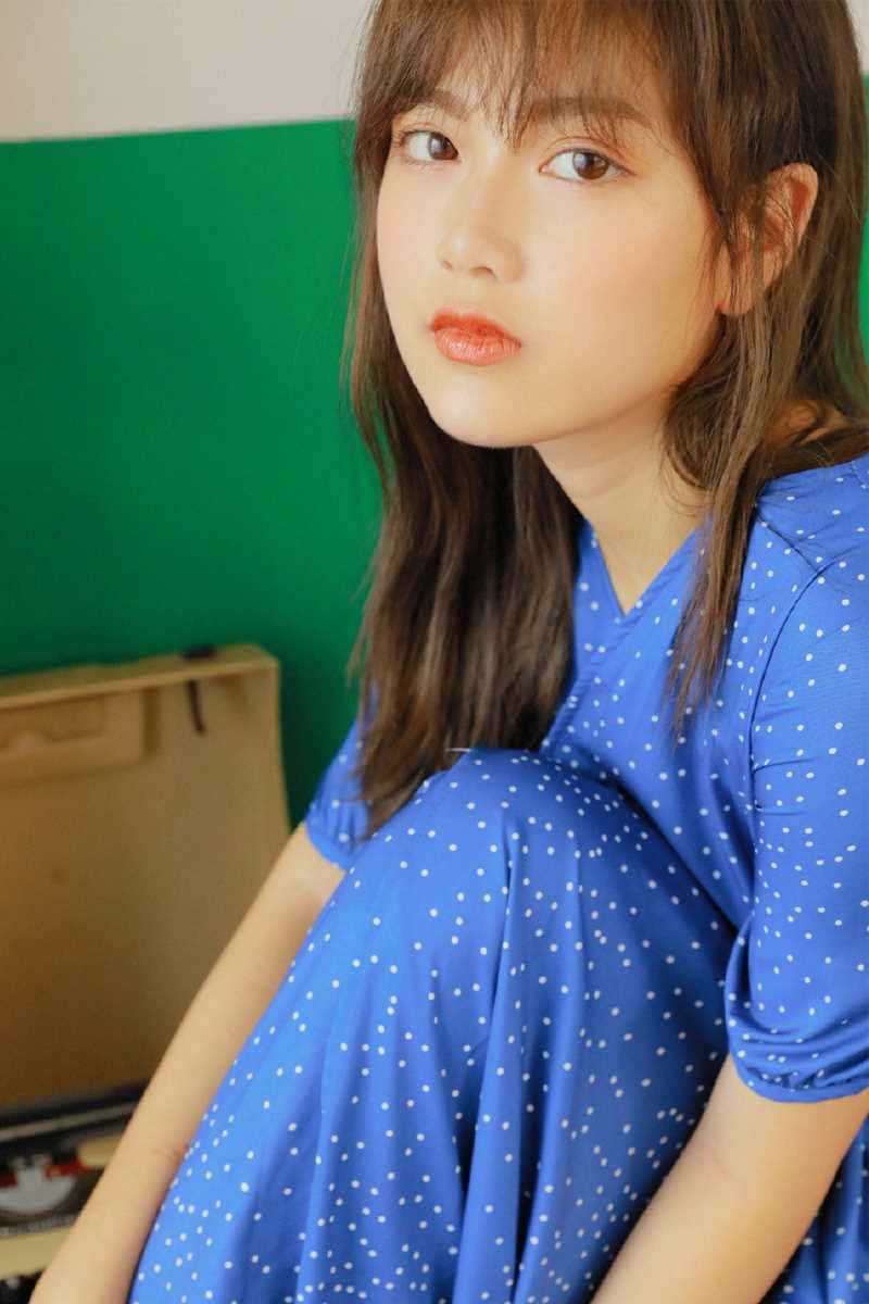精选港风清纯美女蓝色长裙复古魅力艺术图片图册