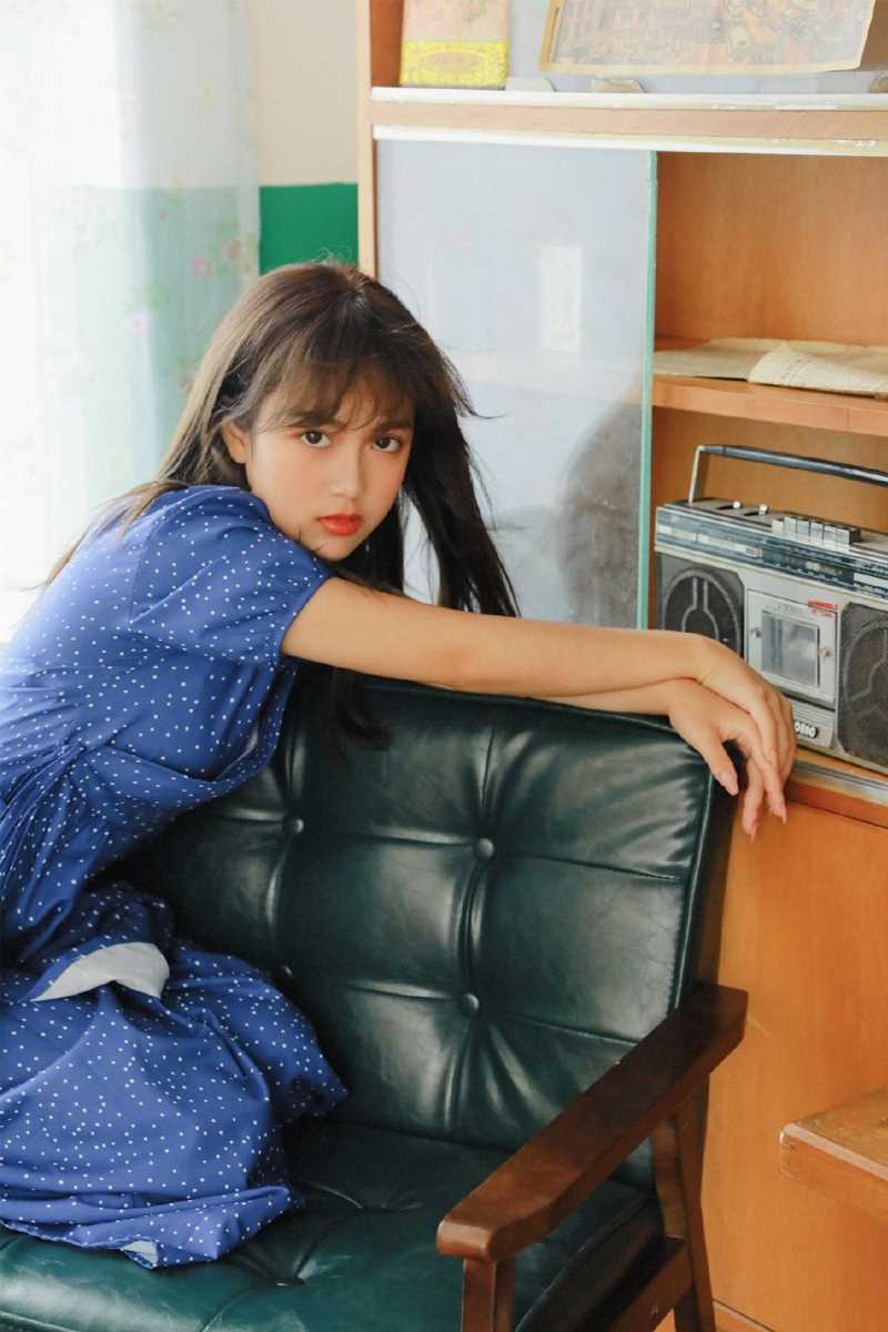 精选港风清纯美女蓝色长裙复古魅力艺术图片图册