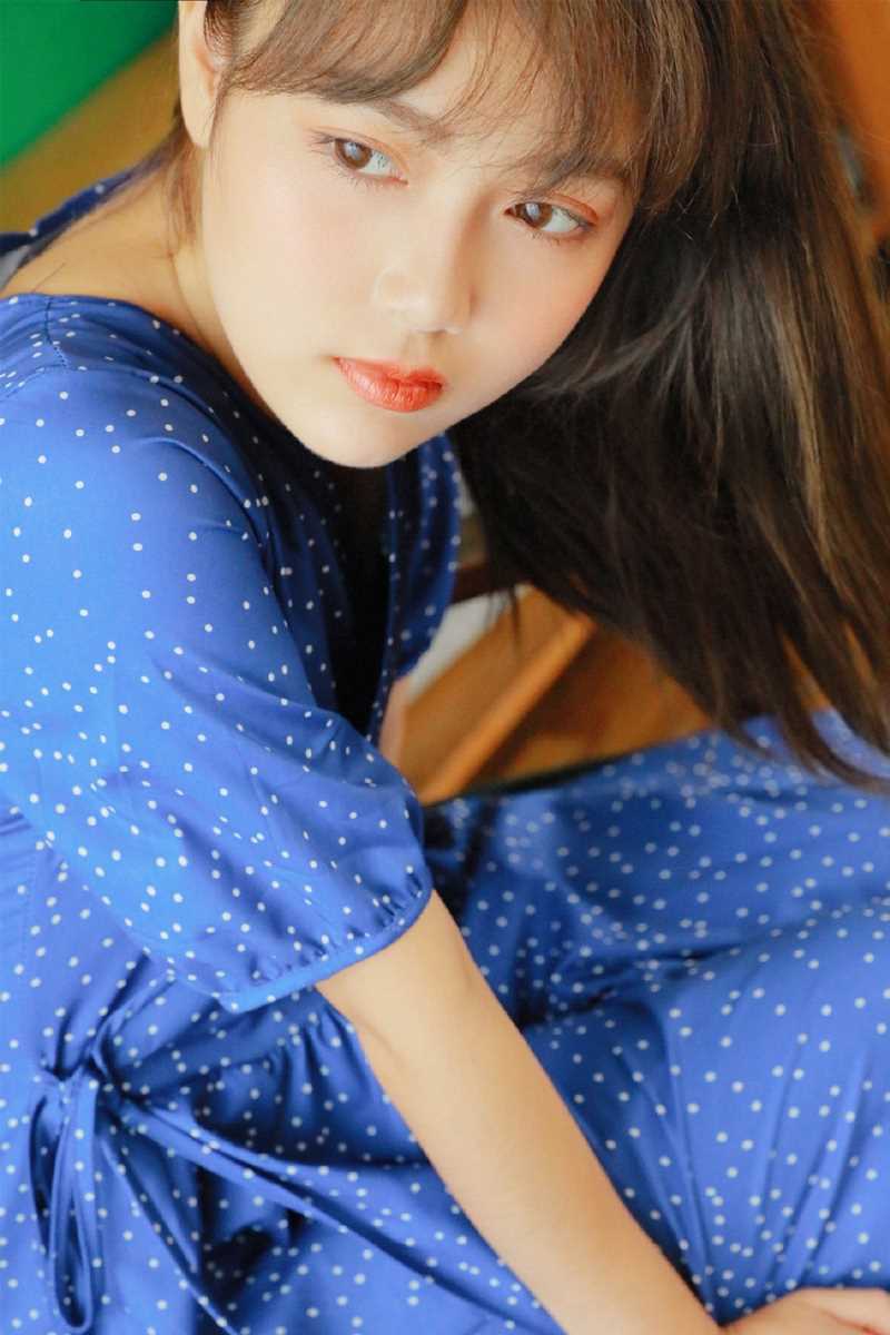 精选港风清纯美女蓝色长裙复古魅力艺术图片图册