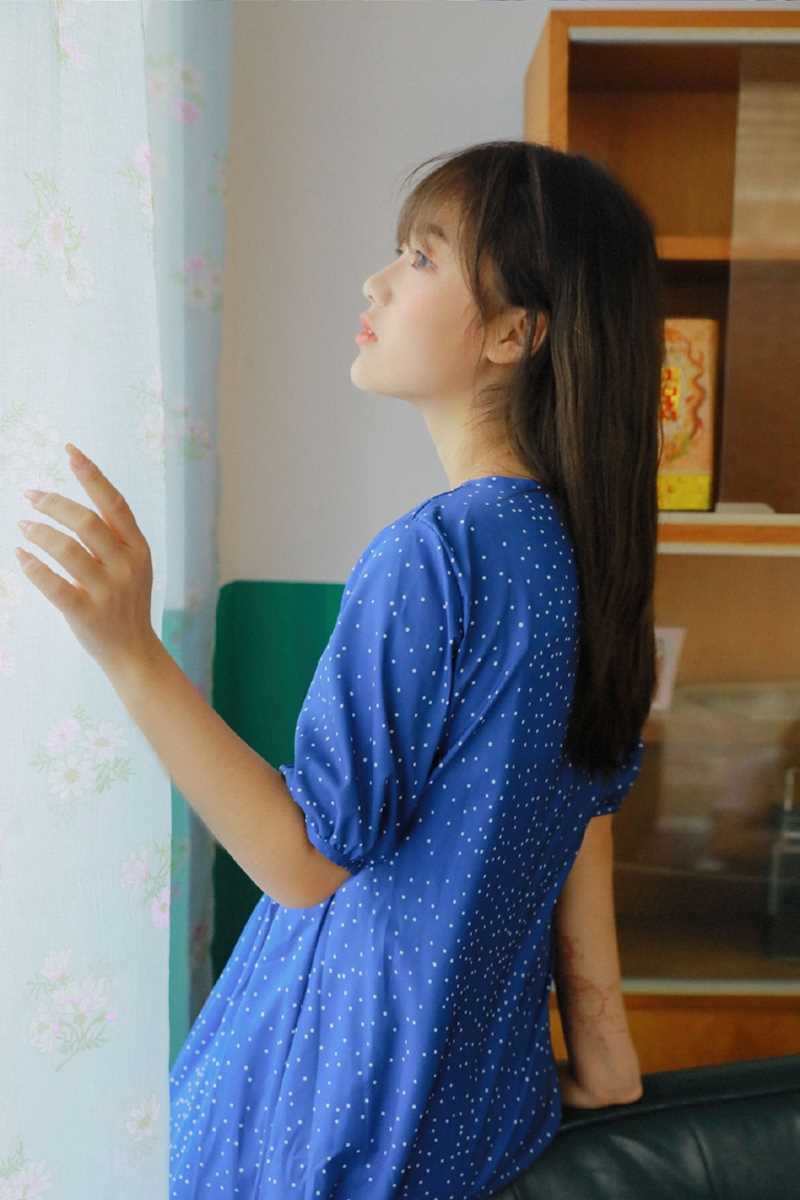 精选港风清纯美女蓝色长裙复古魅力艺术图片图册