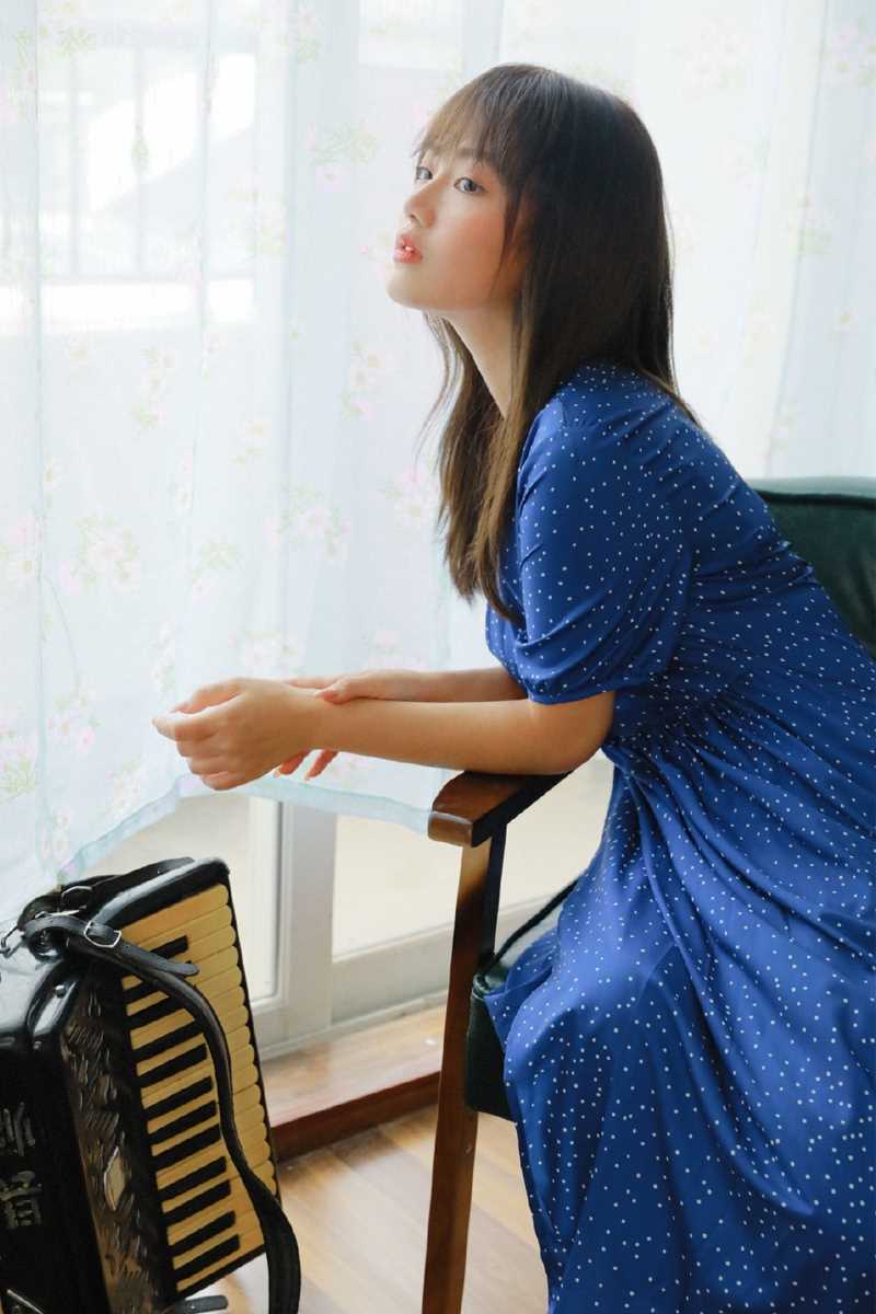 精选港风清纯美女蓝色长裙复古魅力艺术图片图册