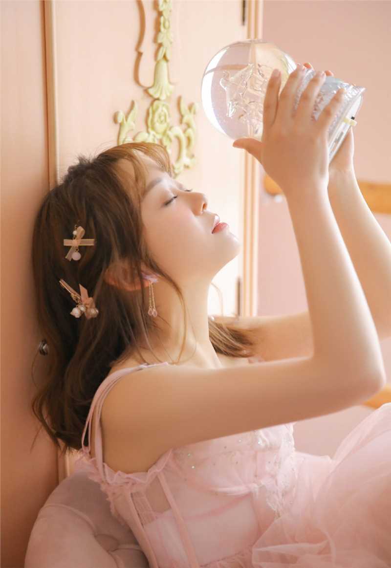 最新甜美少女亮片妆容粉色公主裙清新明媚集壁纸