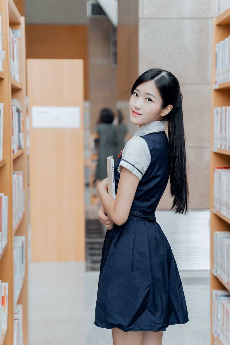 特别专辑大学校花JK制服图书馆内甜美风摄影图片图片