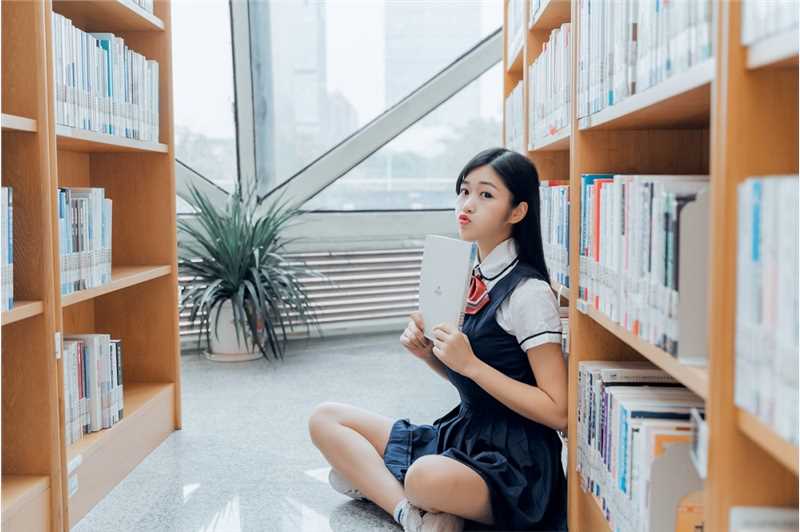 特别专辑大学校花JK制服图书馆内甜美风摄影图片图片