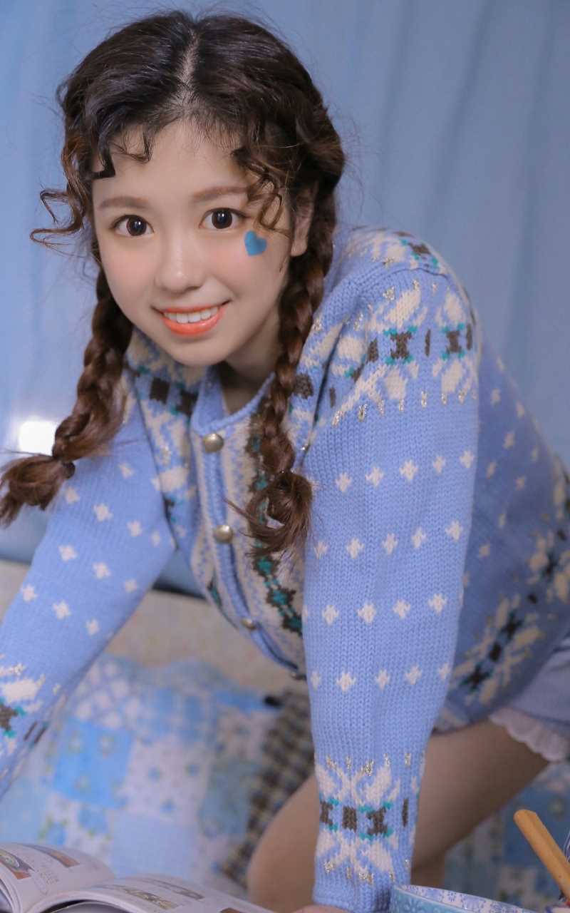 优质清纯萝莉美女圣诞蓝色装扮甜美可爱风热图相册