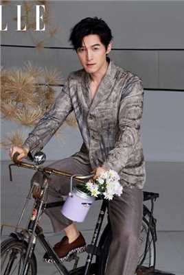 优质胡歌黑色西装ELLE封面复古时尚大片相册