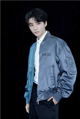 特别专辑TFboys王俊凯DIOR夹克时尚图片