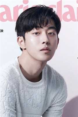 最新韩国演员南柱赫魅力时尚封面壁纸