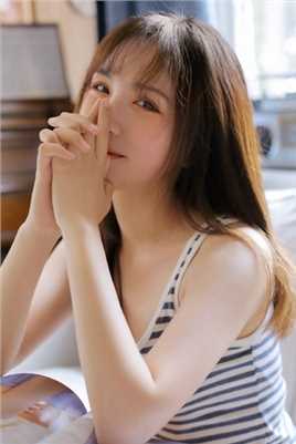 优质长腿美女白色短裤室内性感撩人魅力合集相册