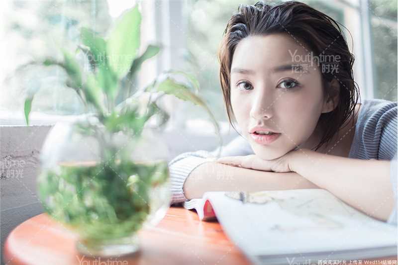 湿发美女超短裤性感图片