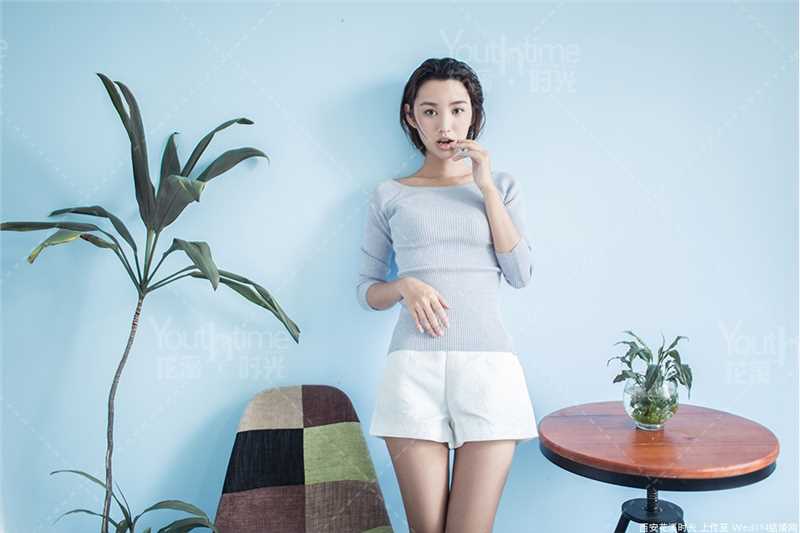 湿发美女超短裤性感图片