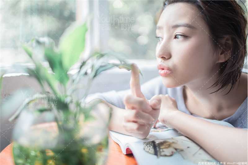 湿发美女超短裤性感图片