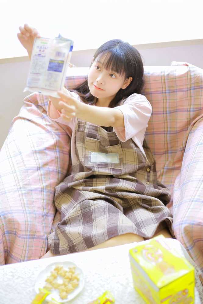 精选大眼美女清纯可爱风图片图册