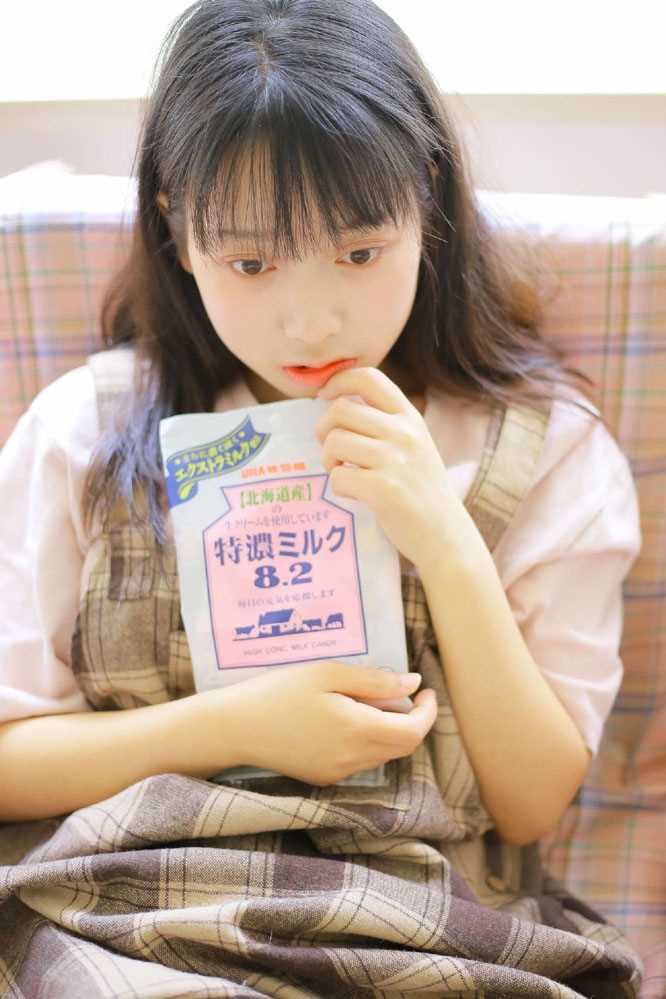 精选大眼美女清纯可爱风图片图册