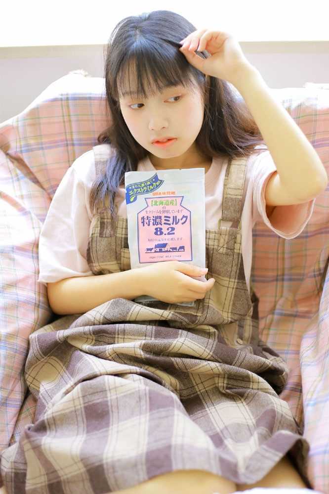 精选大眼美女清纯可爱风图片图册