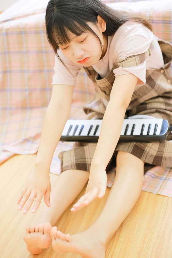 精选大眼美女清纯可爱风图片图册