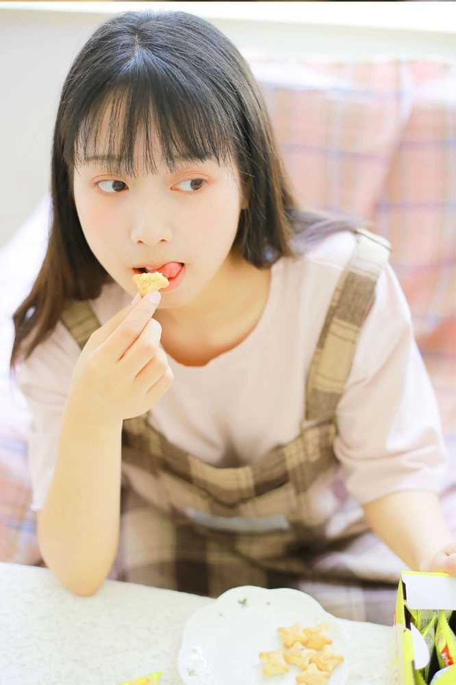 精选大眼美女清纯可爱风图片图册