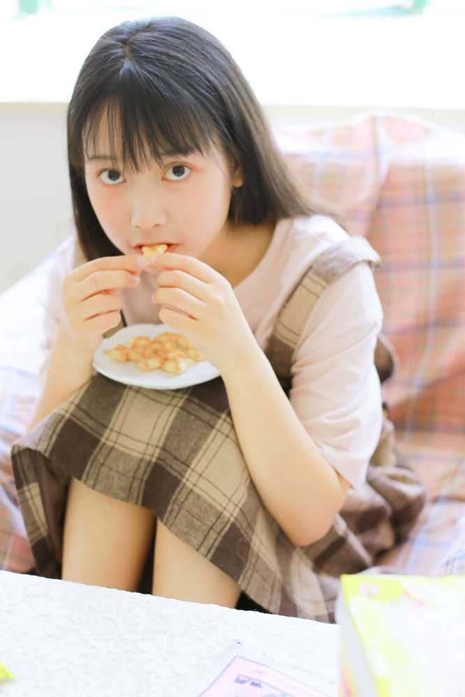 精选大眼美女清纯可爱风图片图册