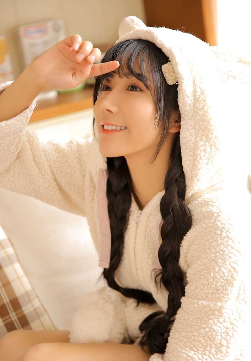 精选呆萌少女暖冬甜美图片图册