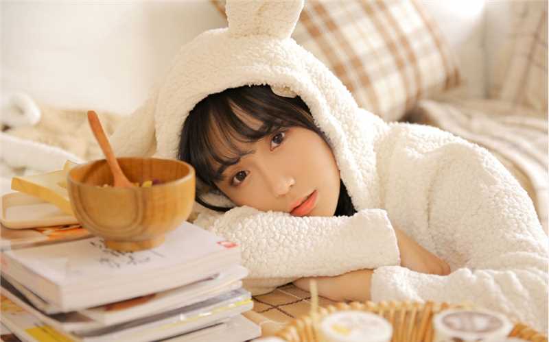 精选呆萌少女暖冬甜美图片图册