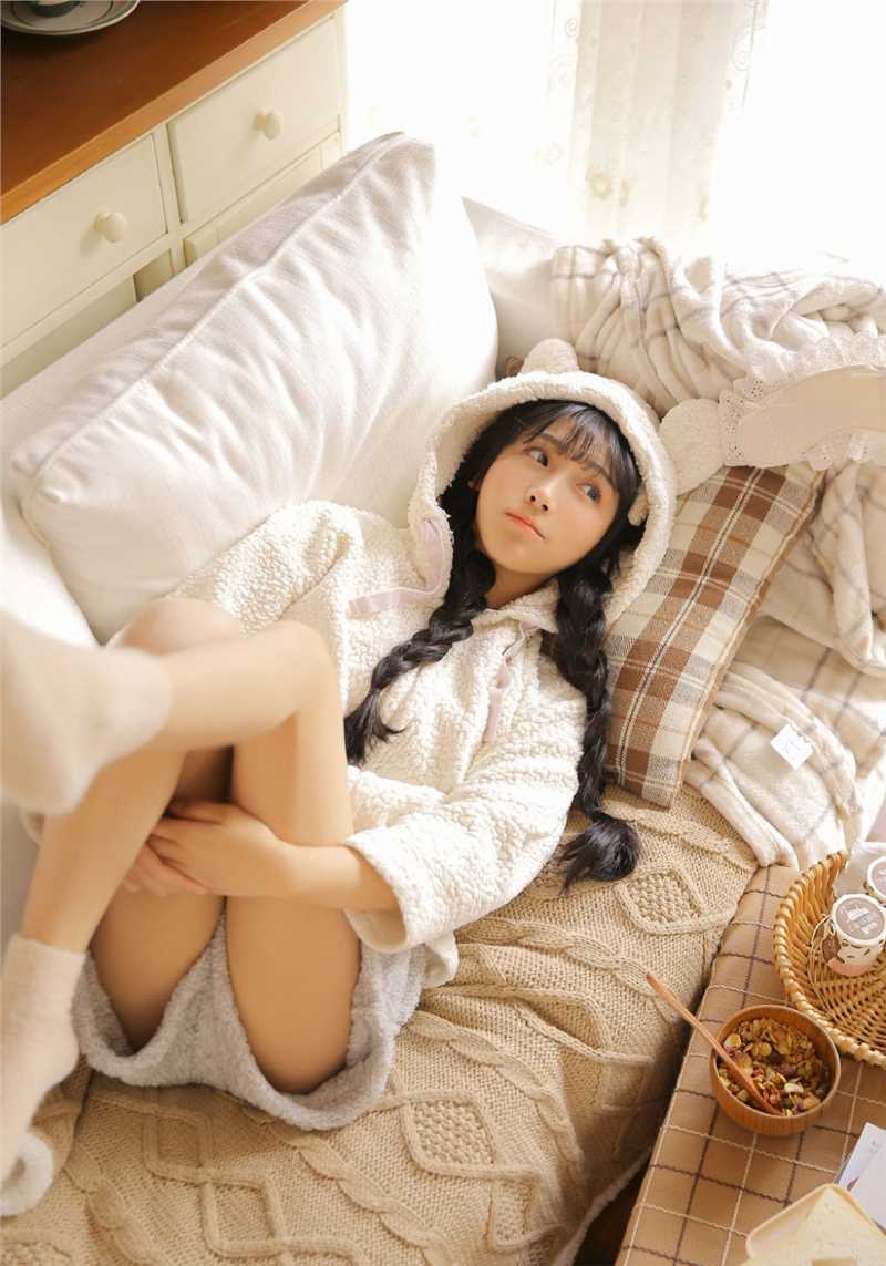 精选呆萌少女暖冬甜美图片图册