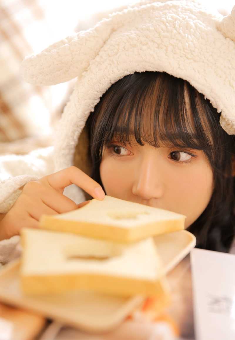 精选呆萌少女暖冬甜美图片图册