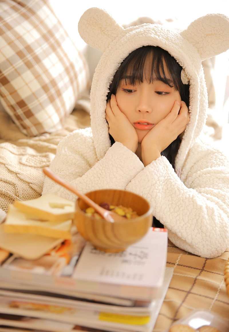 精选呆萌少女暖冬甜美图片图册